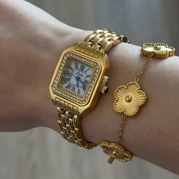 Panthere Classic Gold Crystal Stainless Steel Gold Watch - Picture 2 of 14